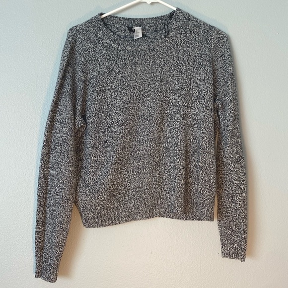 Divided H&M Women’s Sweater - Picture 1 of 4